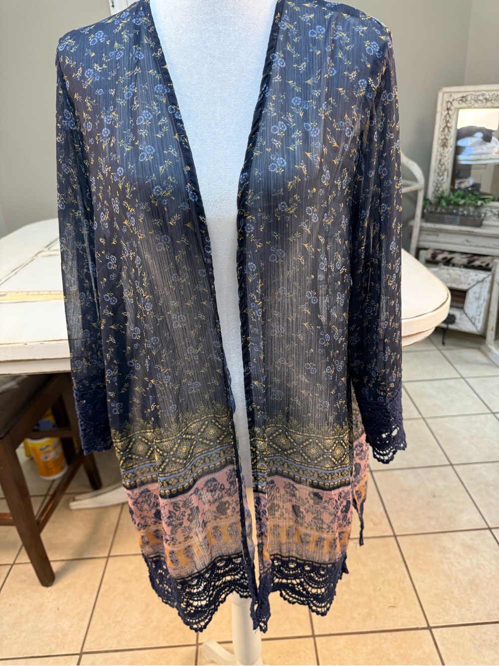 Jolt boho floral crochet-trim kimono, size Medium - Picture 2 of 16